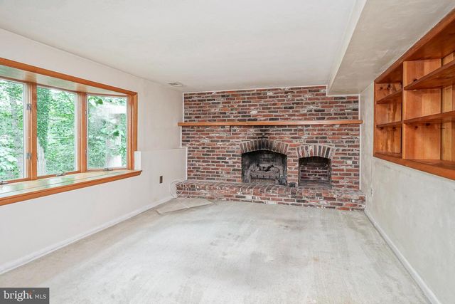 240 WINDING WAY RD, Stratford, NJ 08084