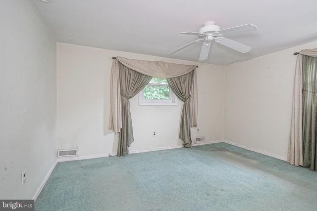 240 WINDING WAY RD, Stratford, NJ 08084