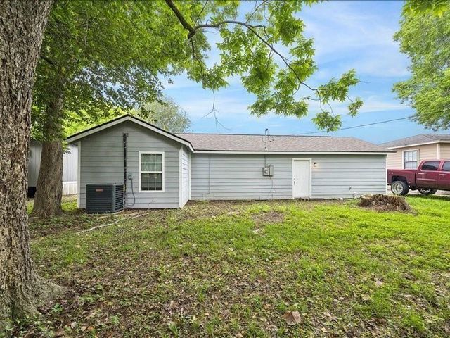 820 Texas Street, Liberty, TX 77575