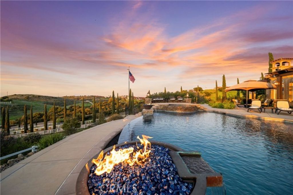 21051 Via Sevilla, Murrieta, CA 92562