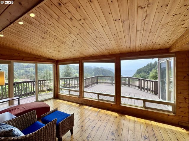 19921 WHALESHEAD Rd U9, Brookings, OR 97415