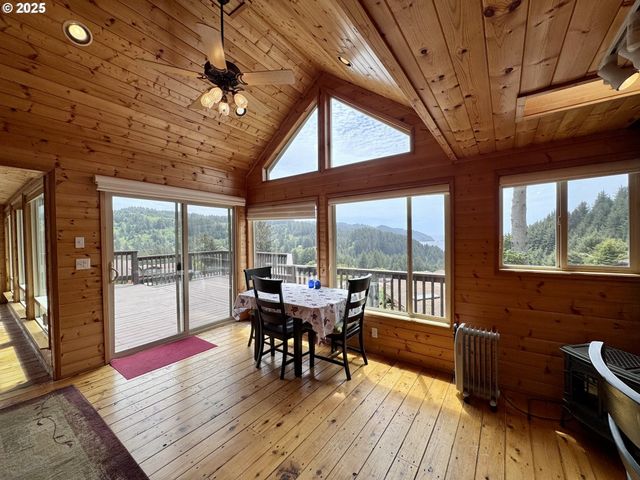 19921 WHALESHEAD Rd U9, Brookings, OR 97415