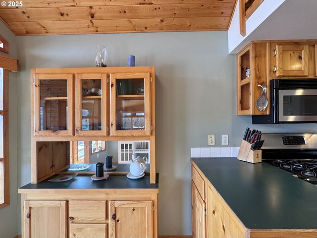 19921 WHALESHEAD Rd U9, Brookings, OR 97415