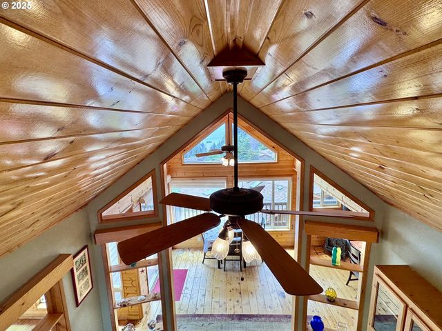 19921 WHALESHEAD Rd U9, Brookings, OR 97415