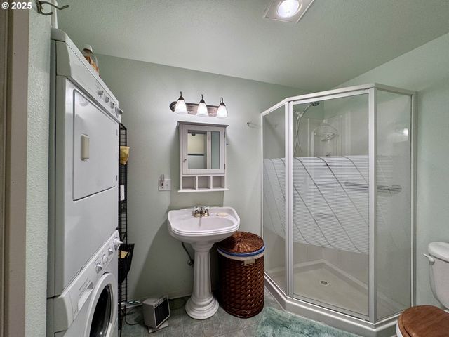 19921 WHALESHEAD Rd U9, Brookings, OR 97415