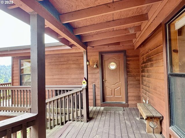 19921 WHALESHEAD Rd U9, Brookings, OR 97415