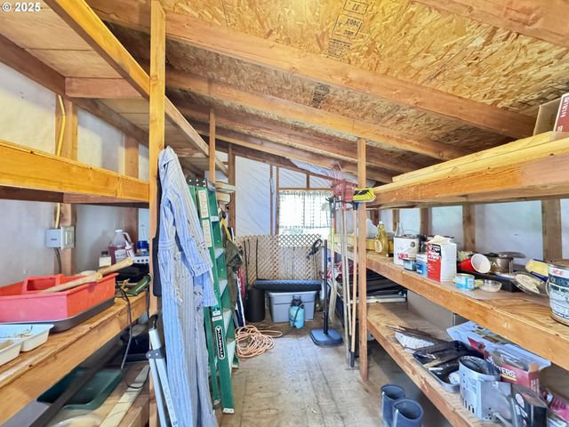 19921 WHALESHEAD Rd U9, Brookings, OR 97415