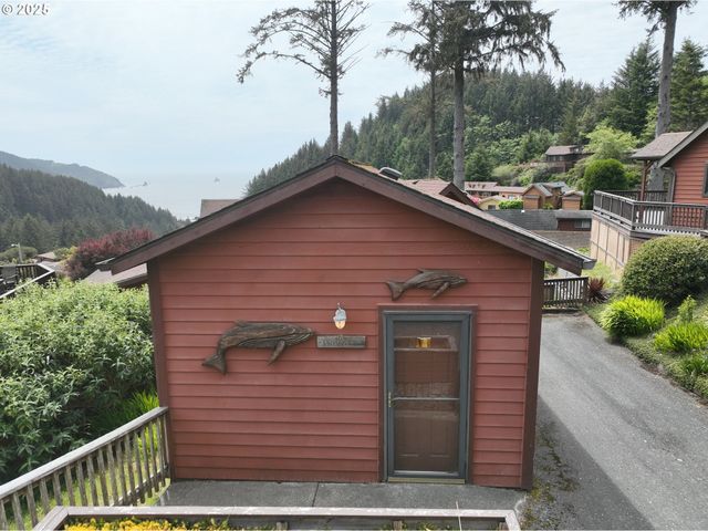 19921 WHALESHEAD Rd U9, Brookings, OR 97415