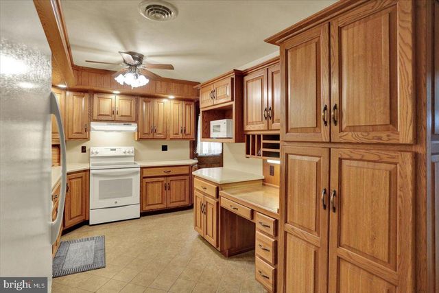 41 JAYANN DR, Lebanon, PA 17042