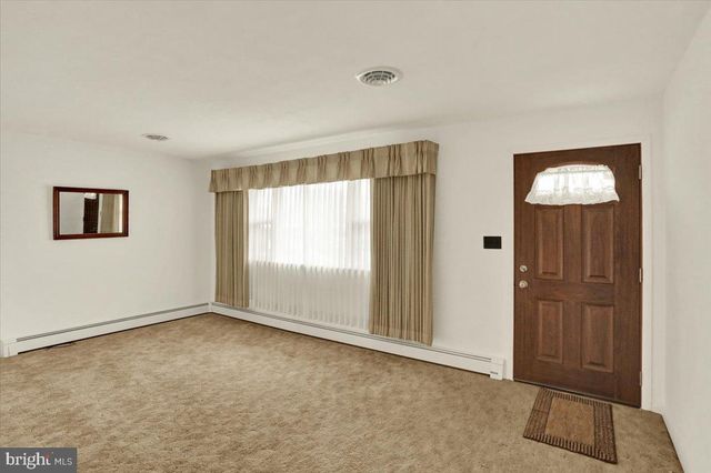 41 JAYANN DR, Lebanon, PA 17042