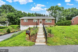 41 JAYANN DR, Lebanon, PA 17042