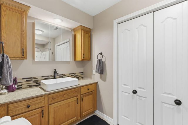 104 Oak Drive, Kimberling City, MO 65686