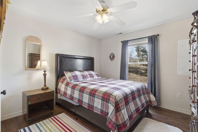 104 Oak Drive, Kimberling City, MO 65686