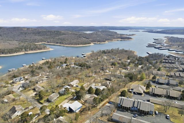 104 Oak Drive, Kimberling City, MO 65686