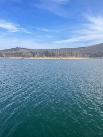 104 Oak Drive, Kimberling City, MO 65686