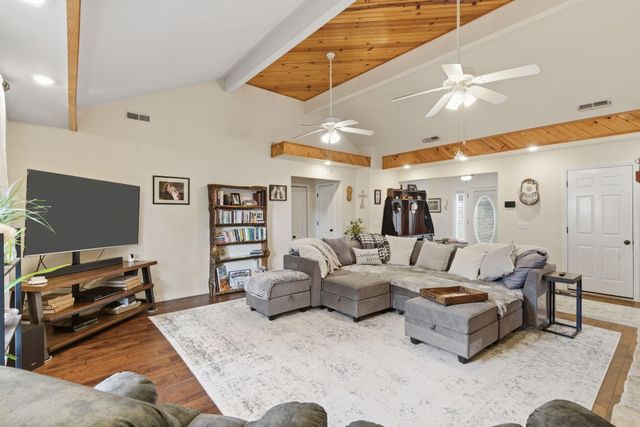 104 Oak Drive, Kimberling City, MO 65686