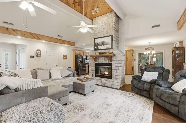 104 Oak Drive, Kimberling City, MO 65686