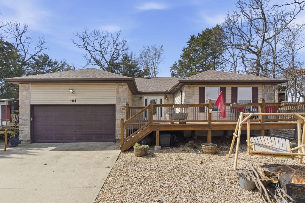 104 Oak Drive, Kimberling City, MO 65686