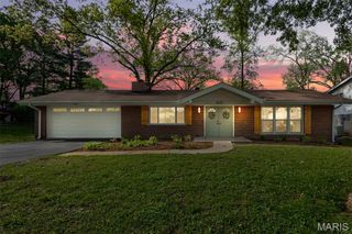 11220 Trieste Drive, St Louis, MO 63146