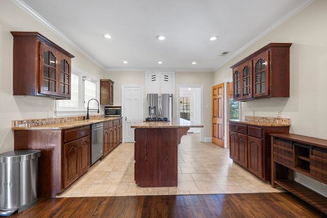 1609 Old Nacogdoches Rd, Henderson, TX 75654