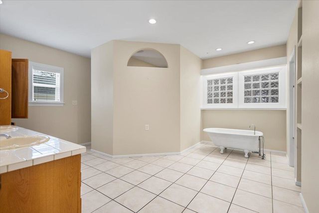 1609 Old Nacogdoches Rd, Henderson, TX 75654