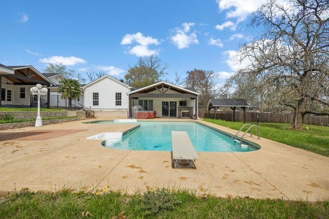 1609 Old Nacogdoches Rd, Henderson, TX 75654