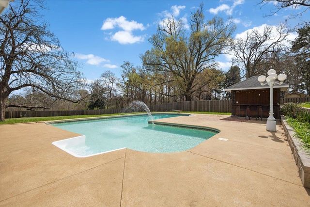 1609 Old Nacogdoches Rd, Henderson, TX 75654