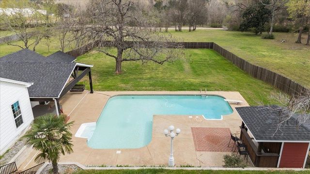 1609 Old Nacogdoches Rd, Henderson, TX 75654