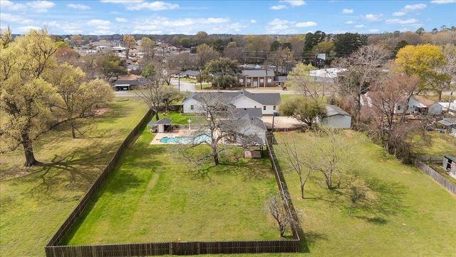 1609 Old Nacogdoches Rd, Henderson, TX 75654