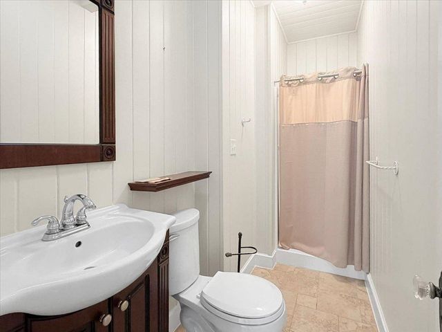 1609 Old Nacogdoches Rd, Henderson, TX 75654