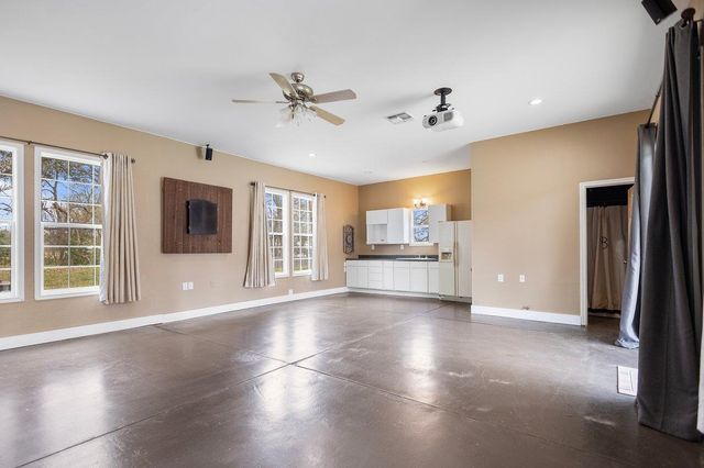 1609 Old Nacogdoches Rd, Henderson, TX 75654