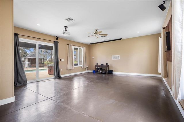 1609 Old Nacogdoches Rd, Henderson, TX 75654