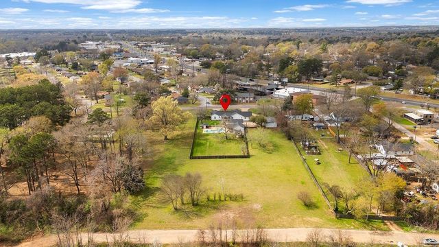 1609 Old Nacogdoches Rd, Henderson, TX 75654