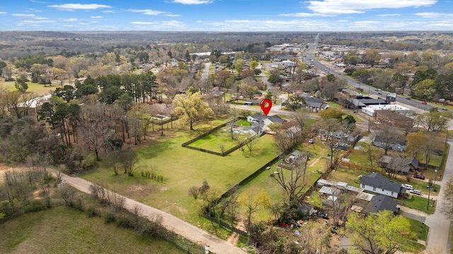 1609 Old Nacogdoches Rd, Henderson, TX 75654