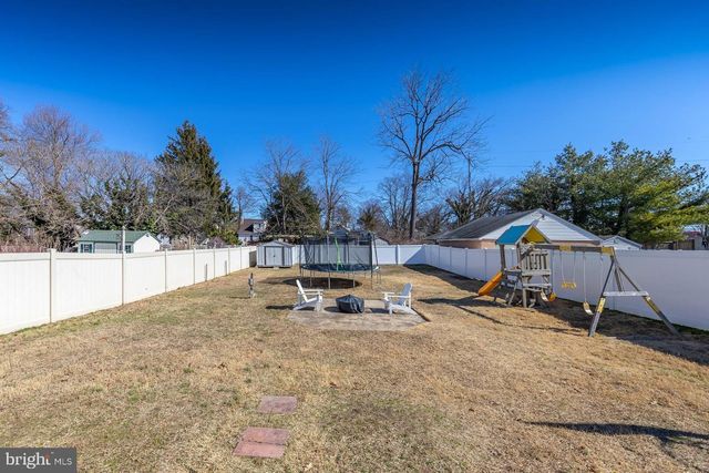 20 N OAKLAND AVE, Runnemede, NJ 08078