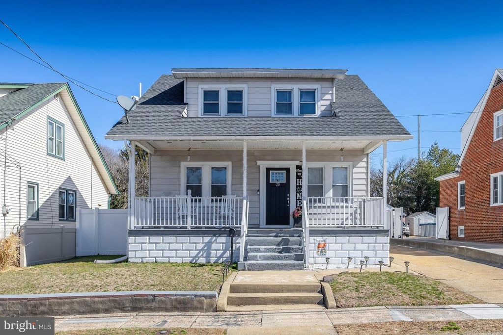 20 N OAKLAND AVE, Runnemede, NJ 08078