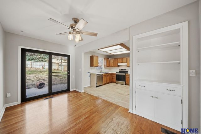 2621 S 40th Street, Lincoln, NE 68506