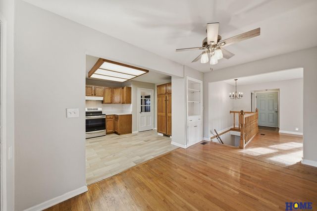 2621 S 40th Street, Lincoln, NE 68506