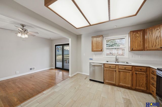 2621 S 40th Street, Lincoln, NE 68506