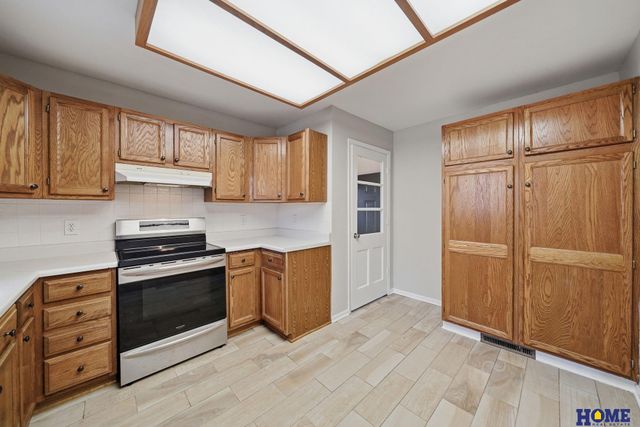 2621 S 40th Street, Lincoln, NE 68506