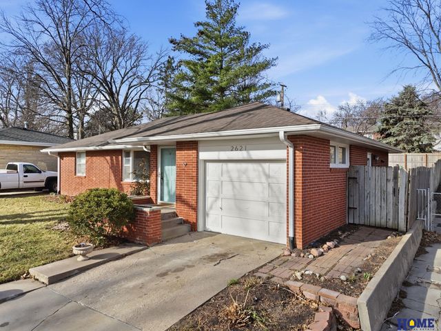 2621 S 40th Street, Lincoln, NE 68506