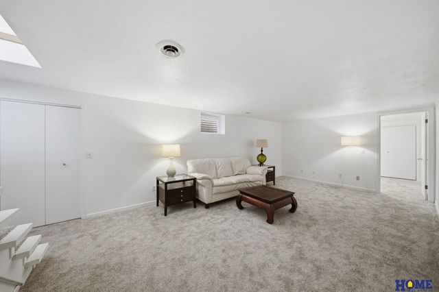 2621 S 40th Street, Lincoln, NE 68506