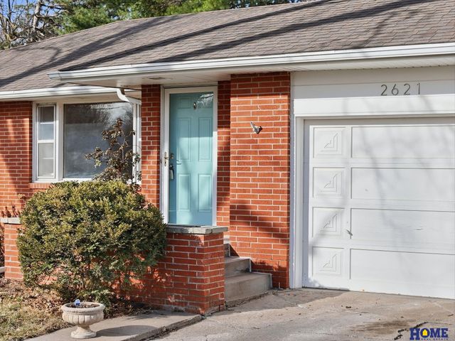 2621 S 40th Street, Lincoln, NE 68506