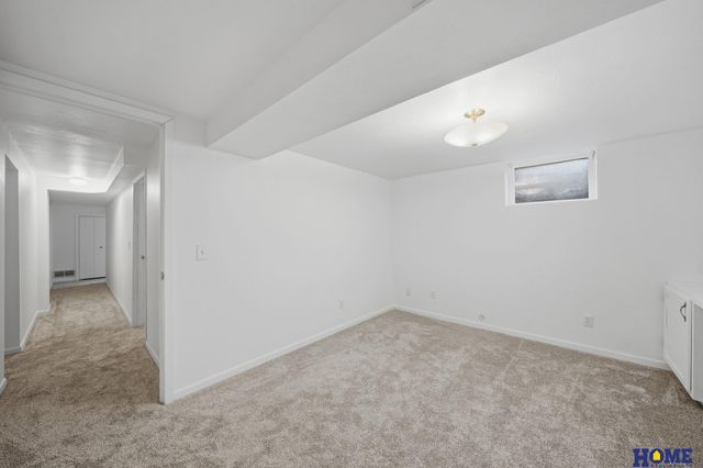 2621 S 40th Street, Lincoln, NE 68506