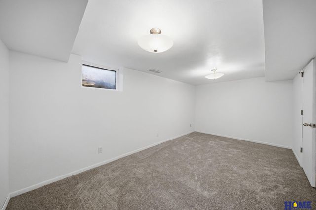 2621 S 40th Street, Lincoln, NE 68506