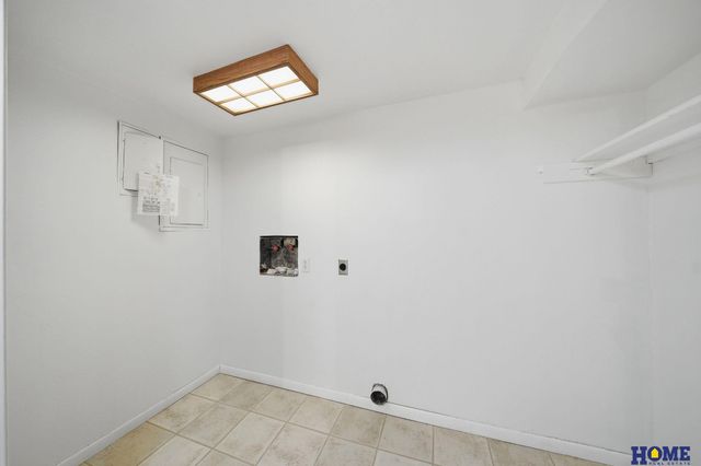 2621 S 40th Street, Lincoln, NE 68506