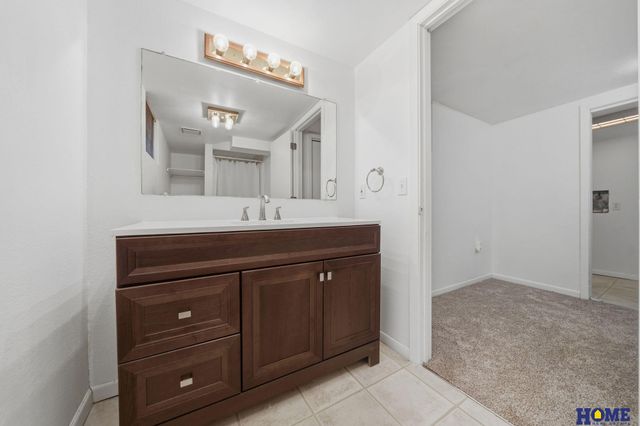 2621 S 40th Street, Lincoln, NE 68506