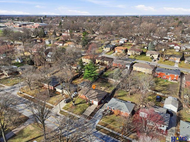 2621 S 40th Street, Lincoln, NE 68506