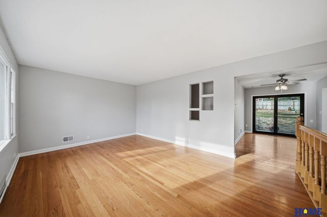 2621 S 40th Street, Lincoln, NE 68506