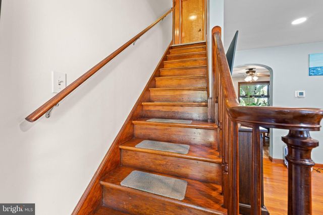 3070 MIDDLE CREEK RD, Gilbertsville, PA 19525